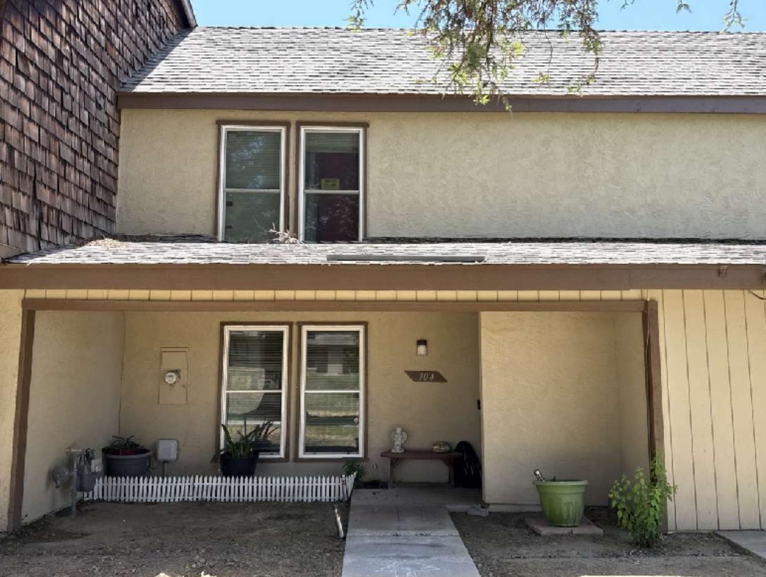 350 S Argyle Ave #104, Fresno, CA 93727