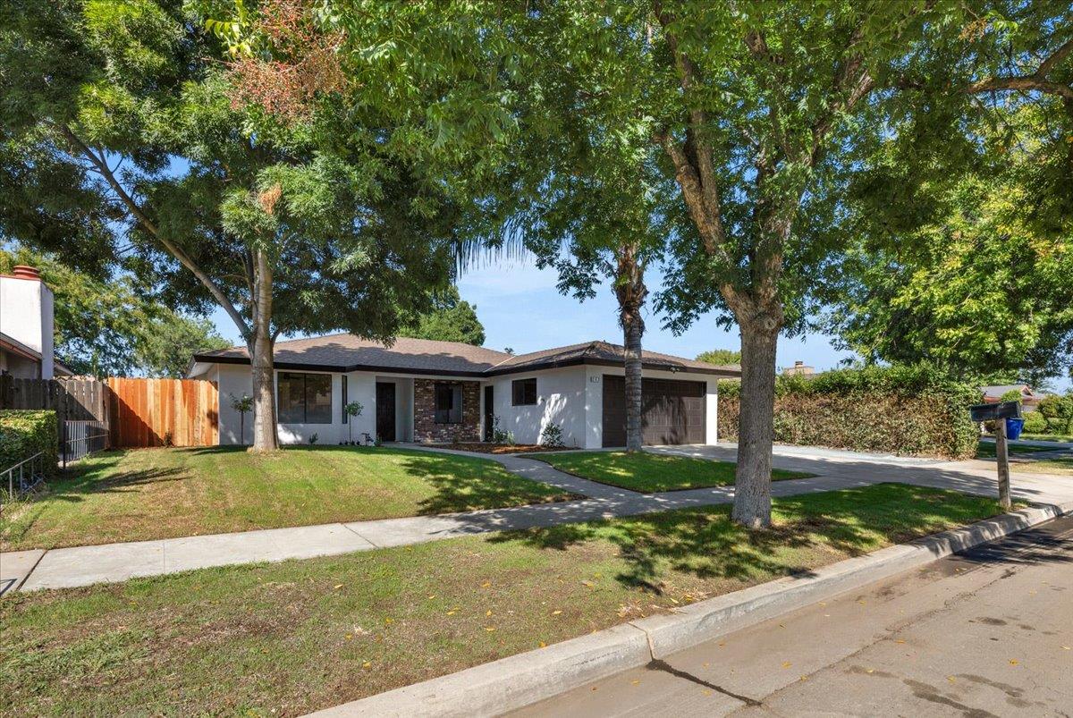 263 STANFORD Ave, Fresno, CA 93727