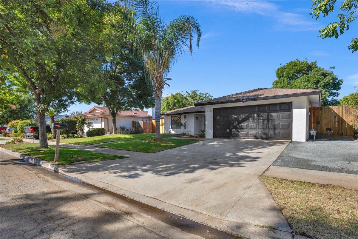 263 STANFORD Ave, Fresno, CA 93727