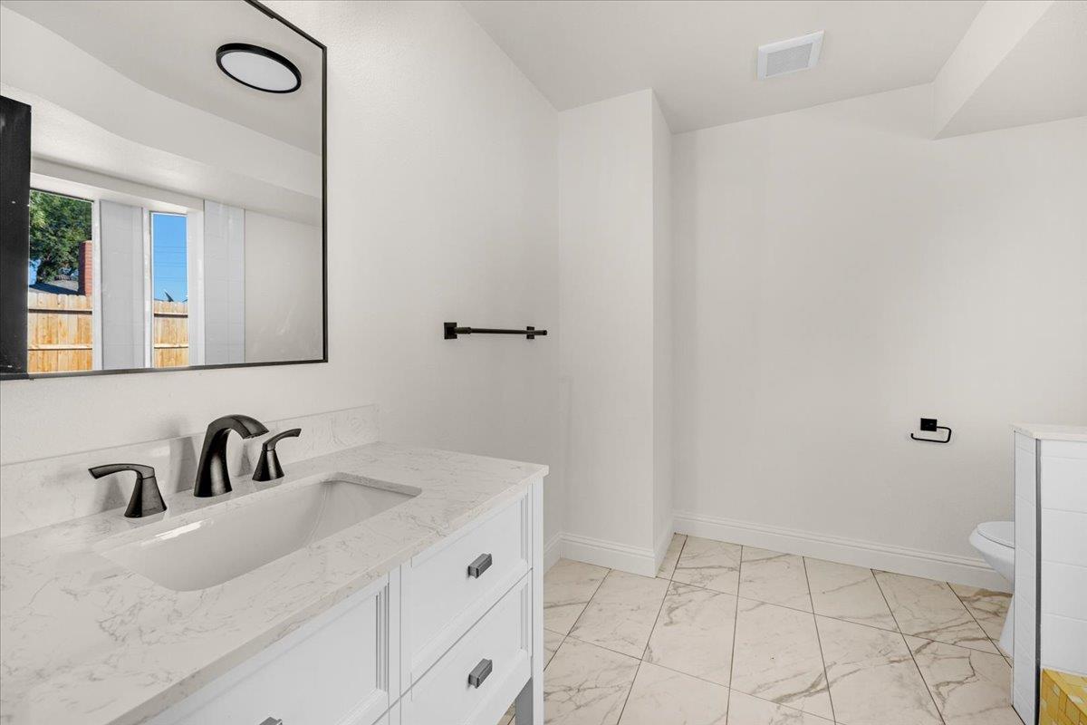 263 STANFORD Ave, Fresno, CA 93727