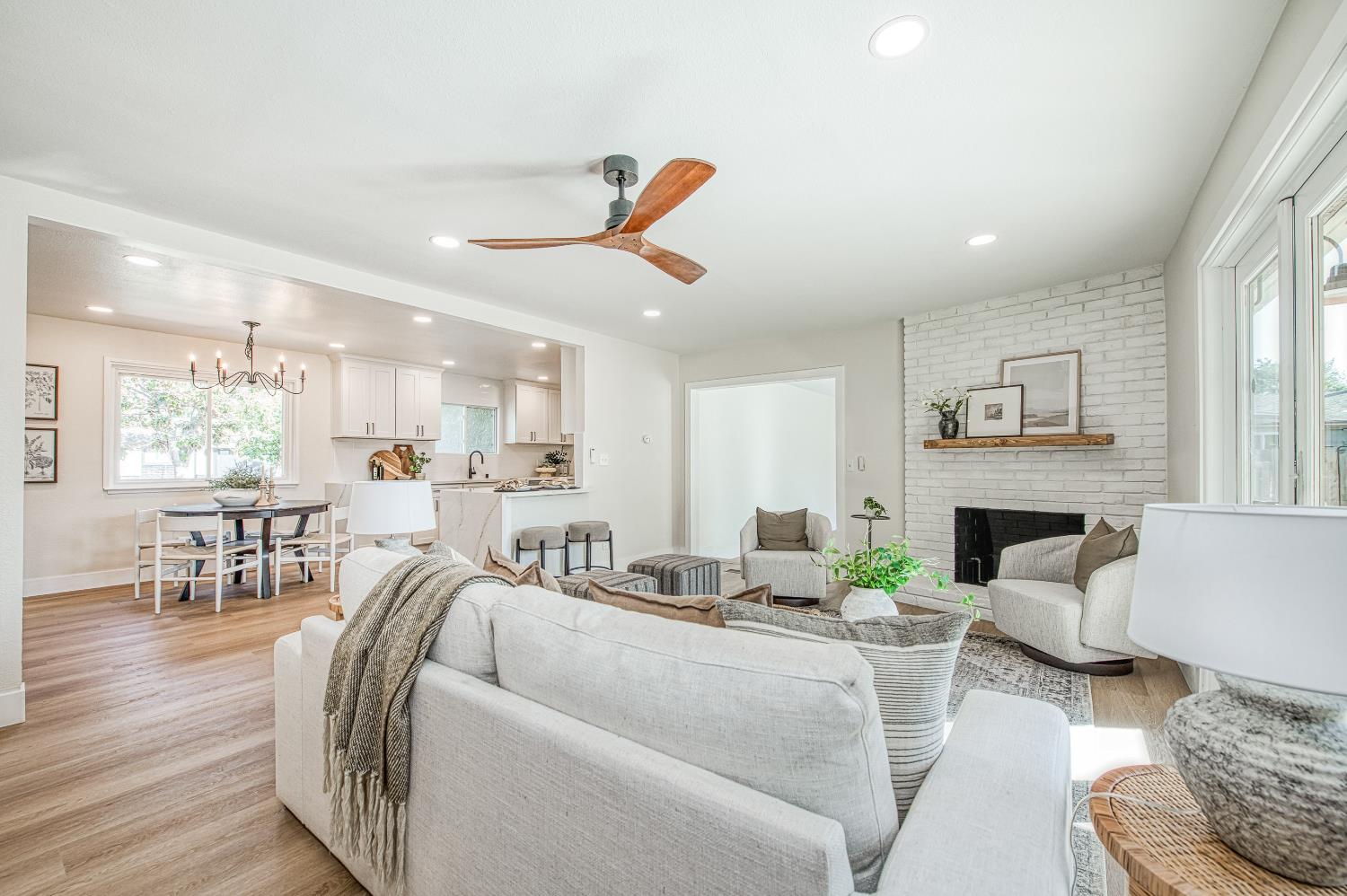 6569 N Teilman Ave, Fresno, CA 93711