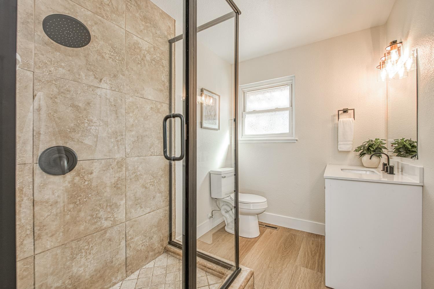 6569 N Teilman Ave, Fresno, CA 93711