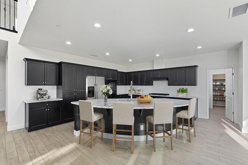 3660 Portals Ave, Clovis, CA 93619