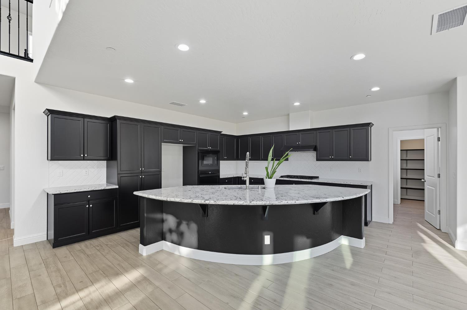 3660 Portals Ave, Clovis, CA 93619