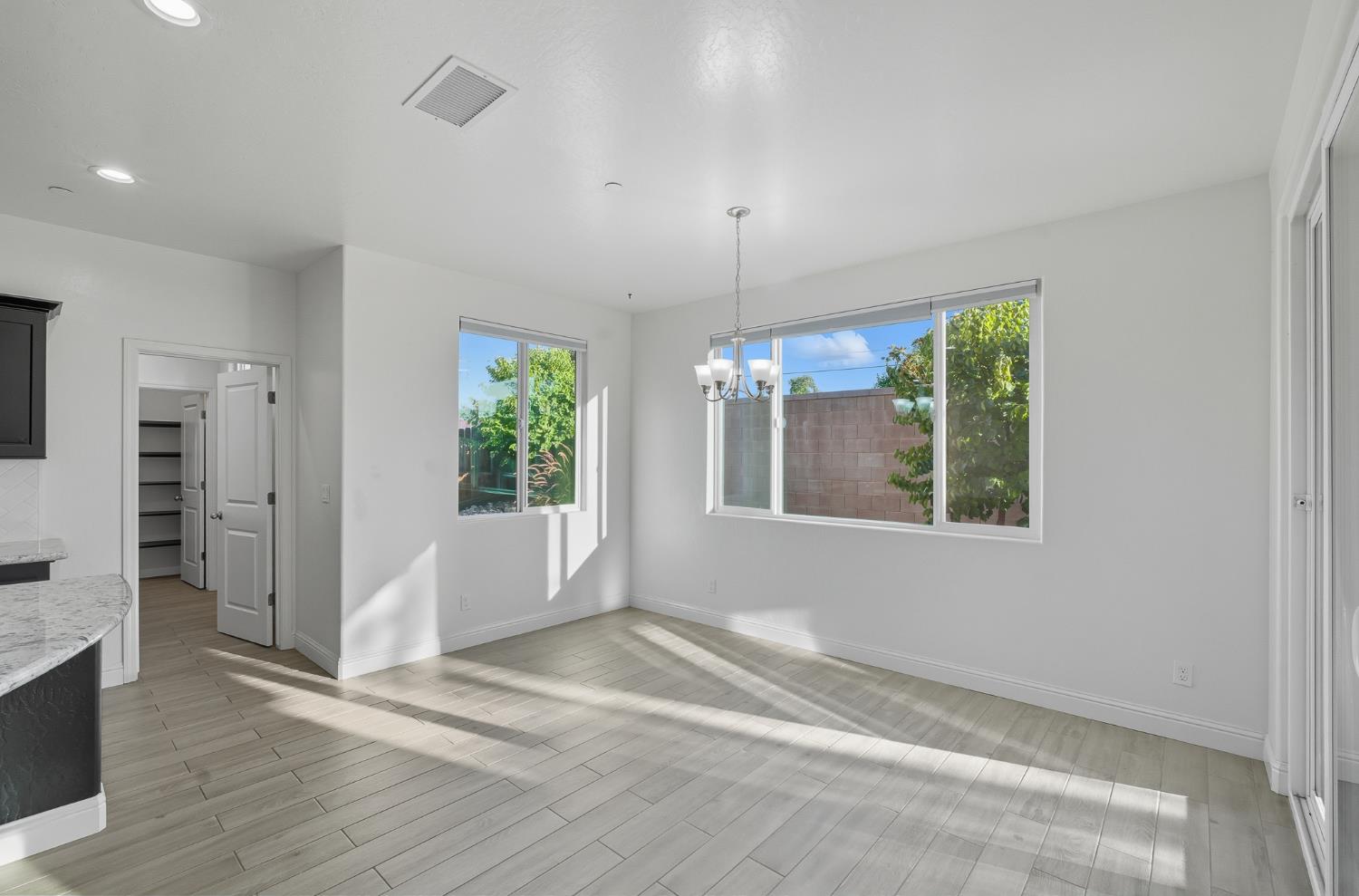 3660 Portals Ave, Clovis, CA 93619