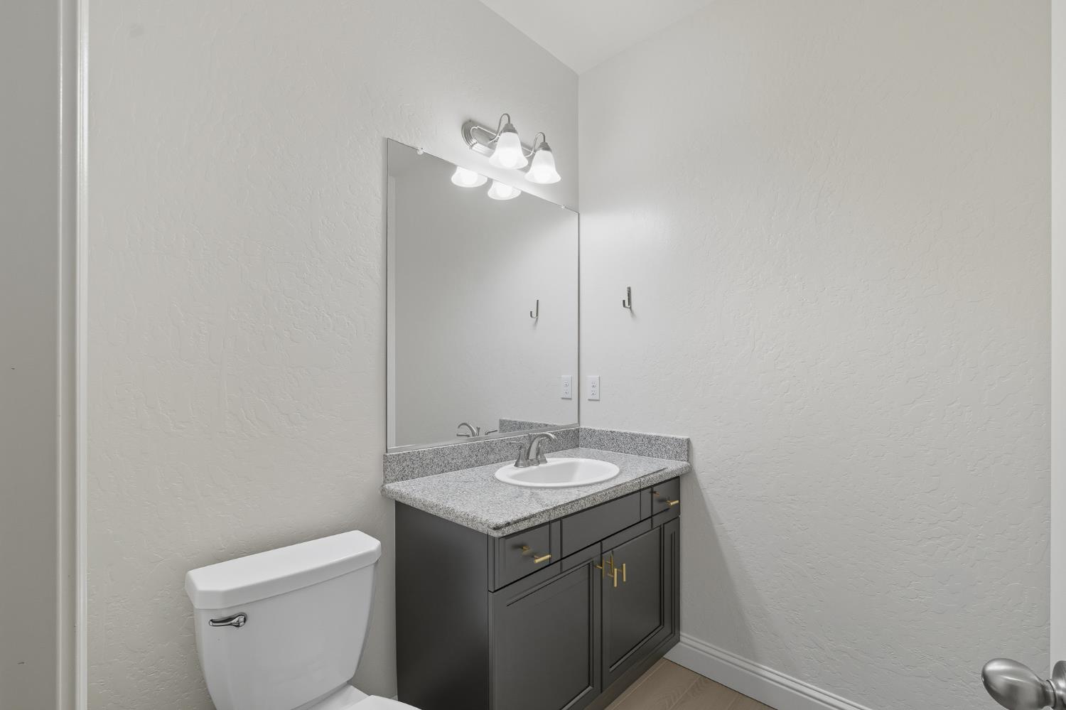 3660 Portals Ave, Clovis, CA 93619