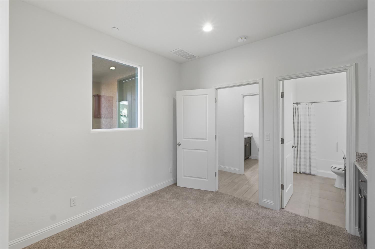 3660 Portals Ave, Clovis, CA 93619