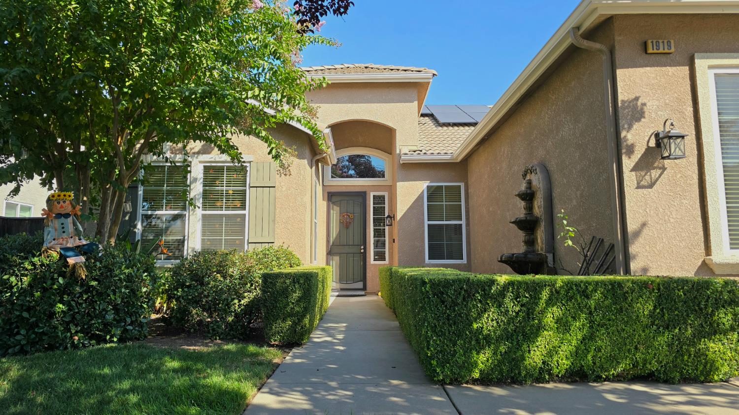 1919 Megan Ave, Clovis, CA 93611