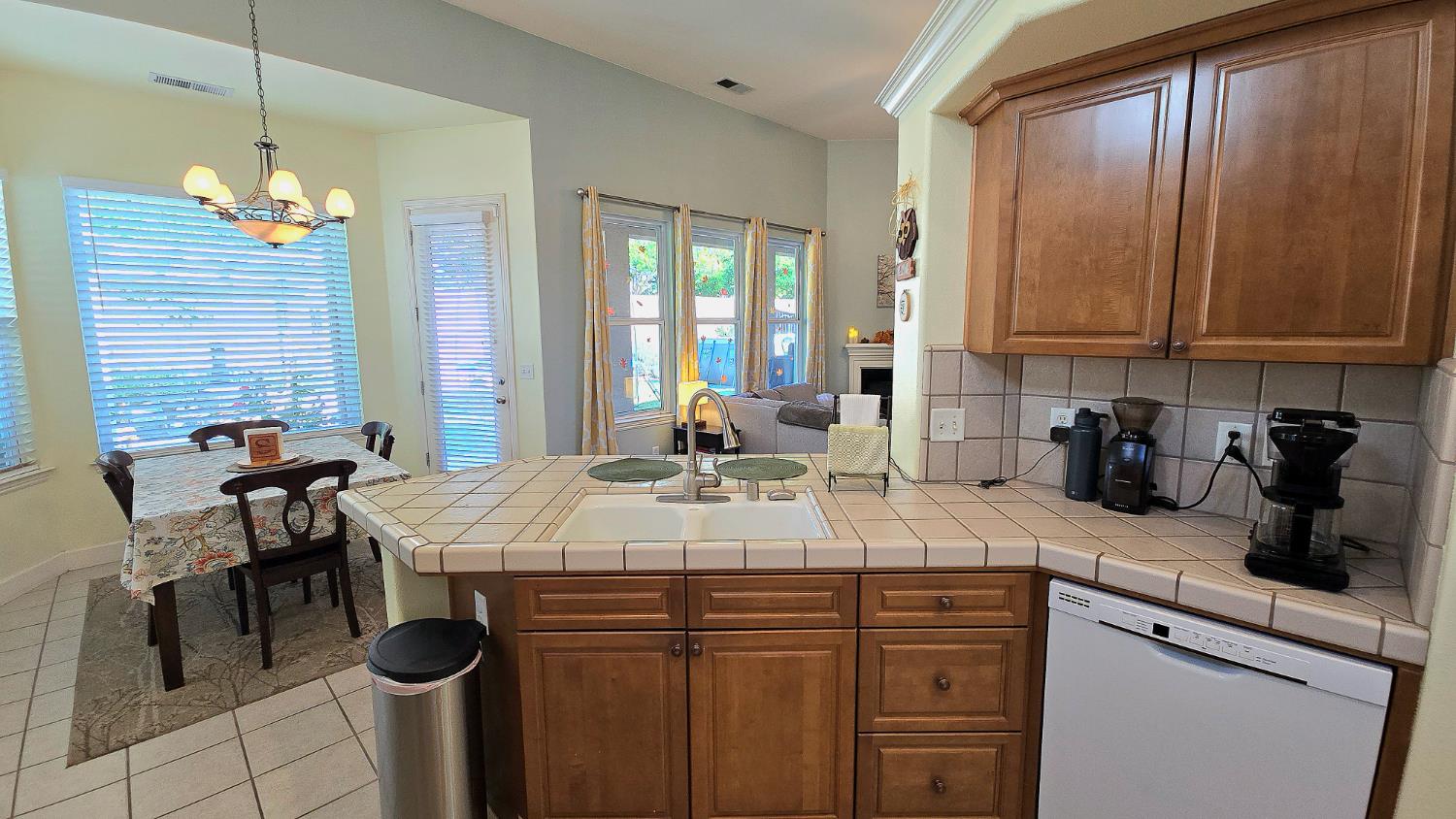 1919 Megan Ave, Clovis, CA 93611