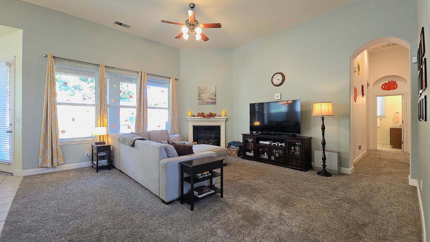 1919 Megan Ave, Clovis, CA 93611