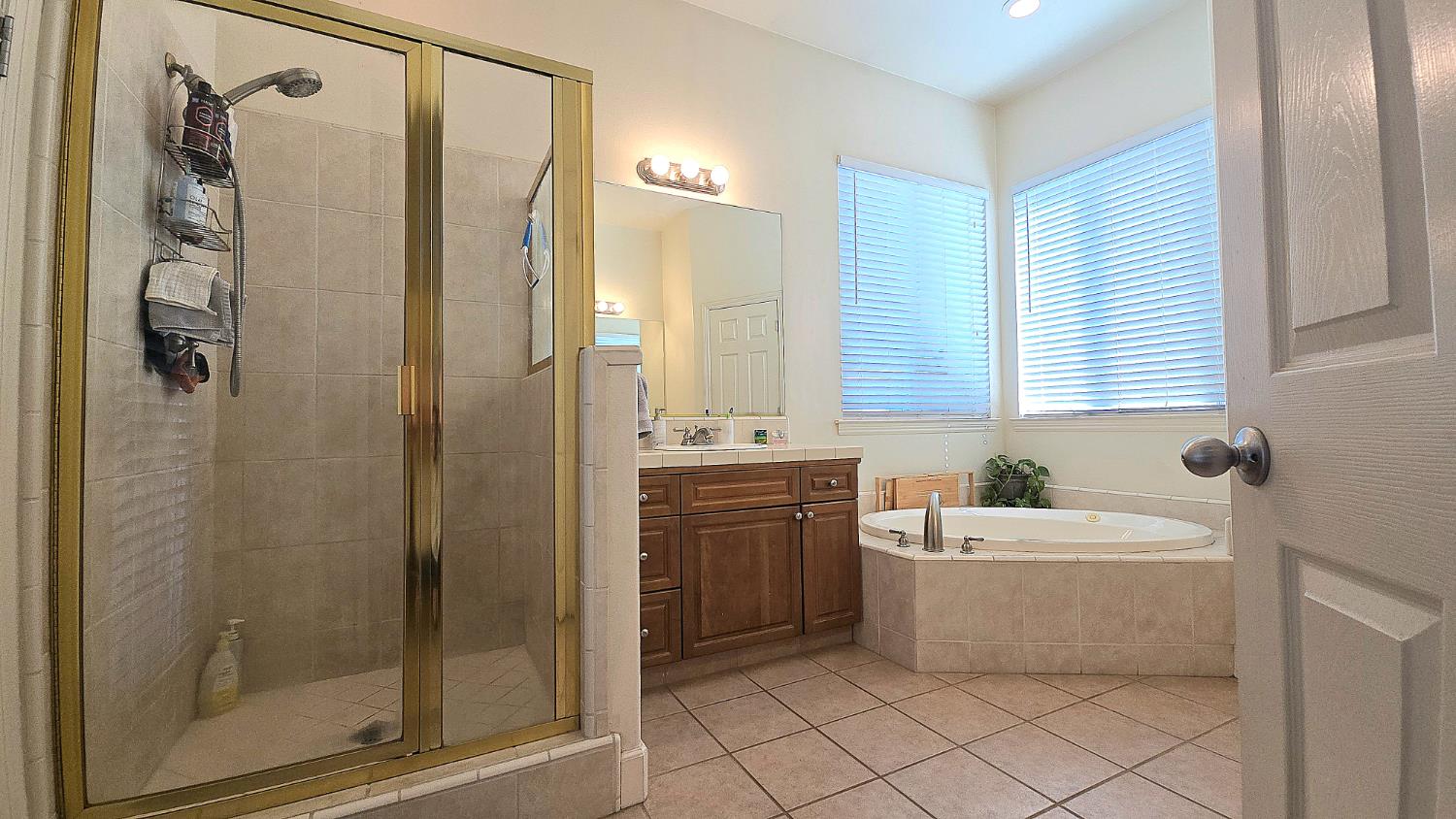 1919 Megan Ave, Clovis, CA 93611