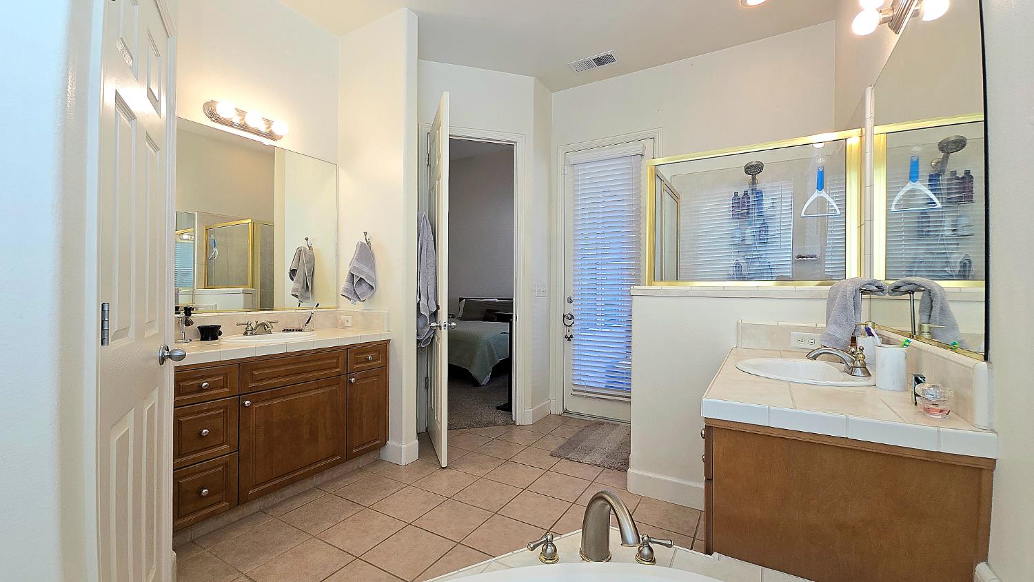 1919 Megan Ave, Clovis, CA 93611