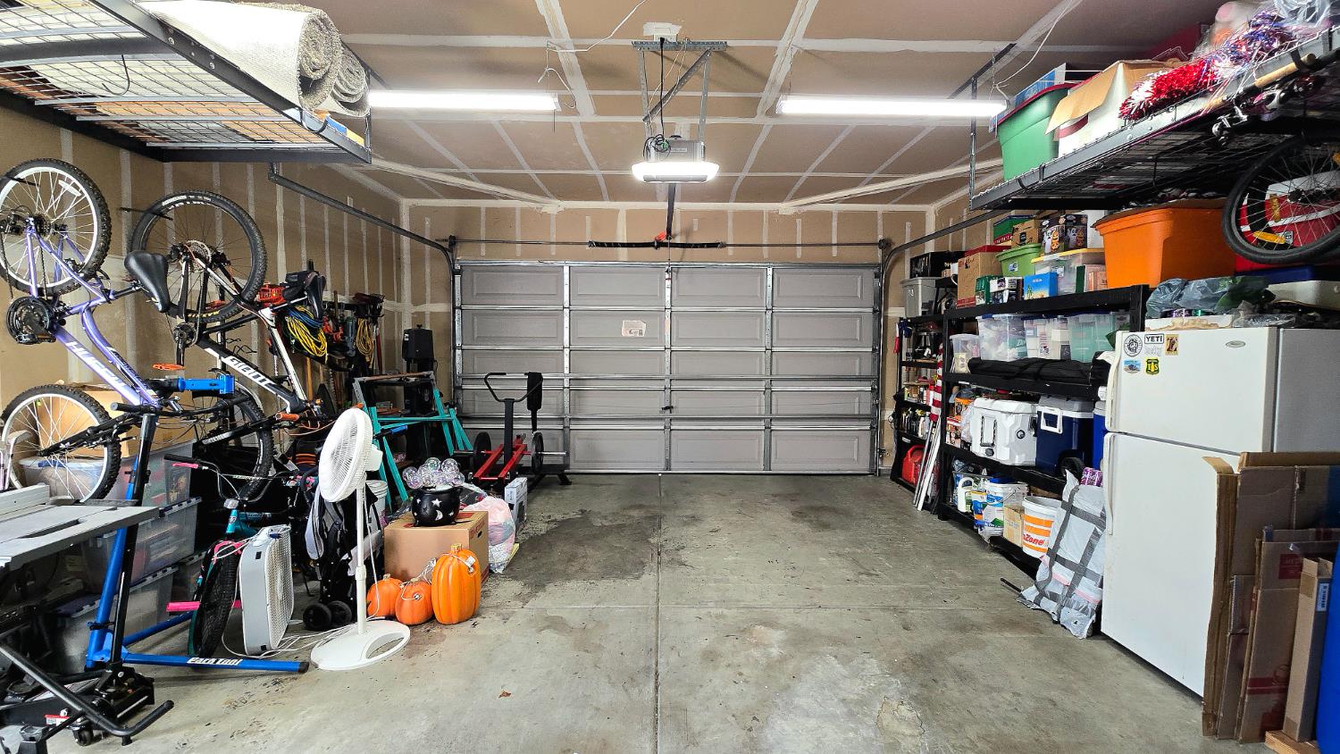 1919 Megan Ave, Clovis, CA 93611