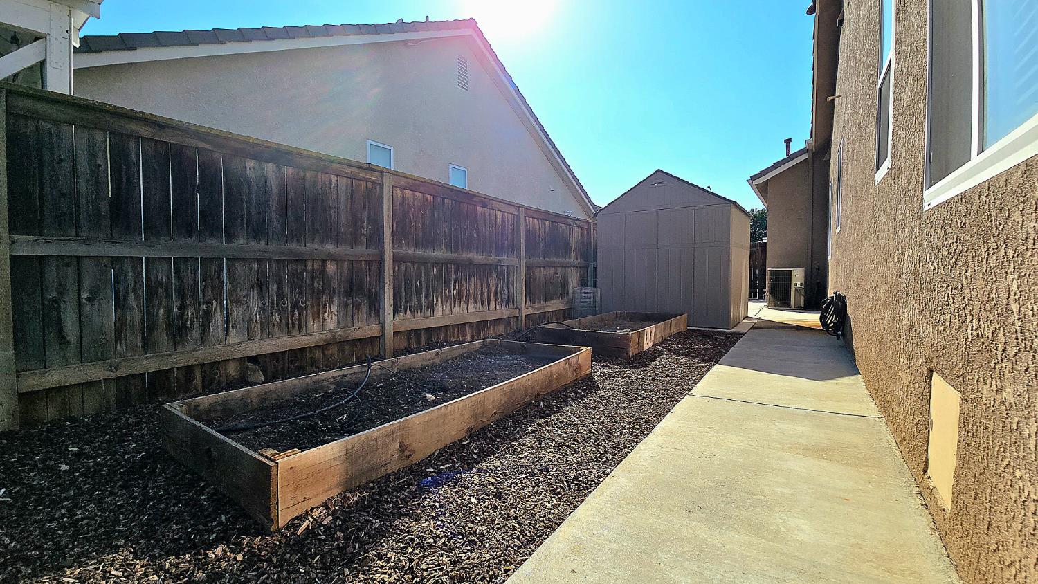1919 Megan Ave, Clovis, CA 93611
