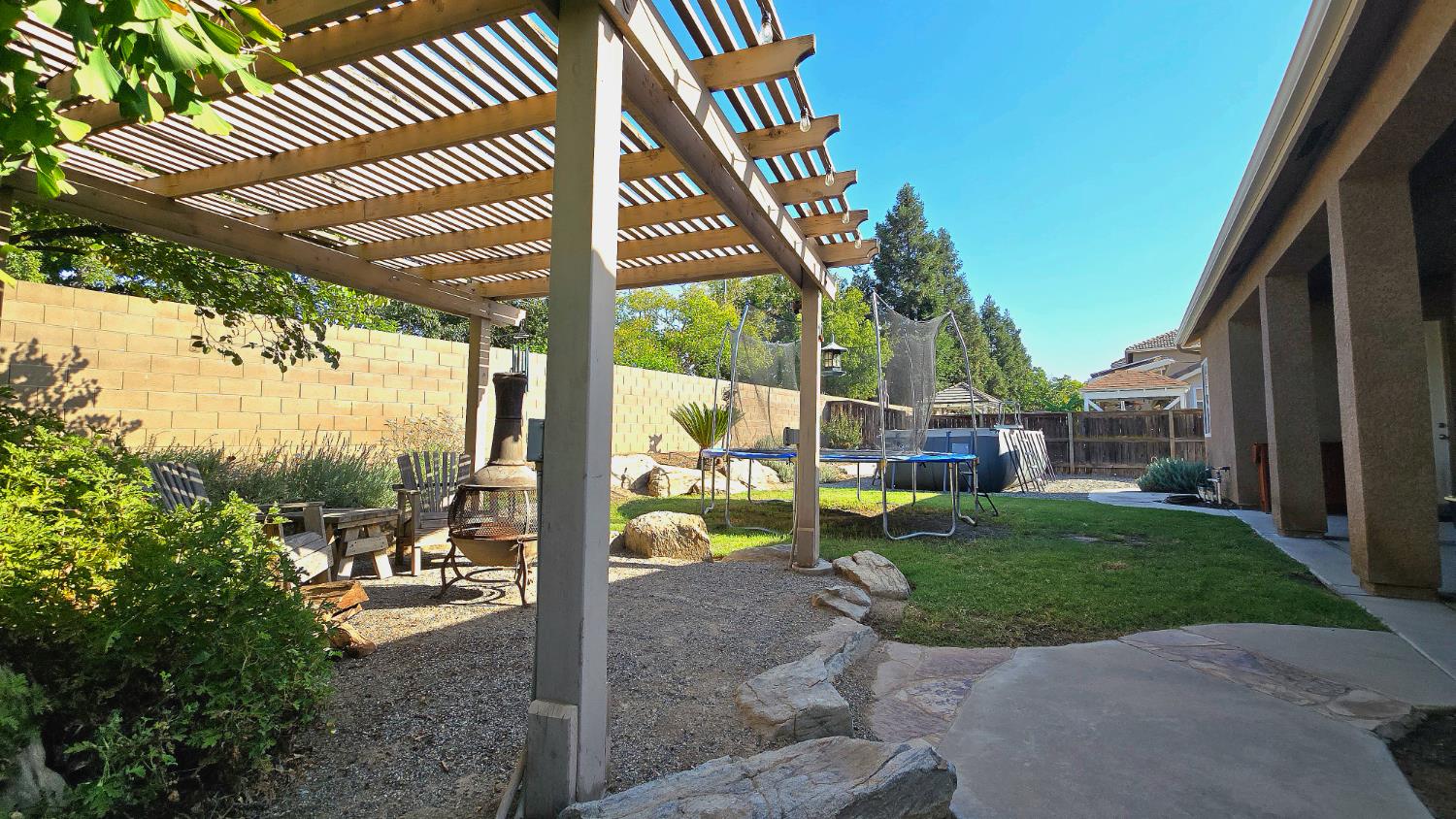 1919 Megan Ave, Clovis, CA 93611