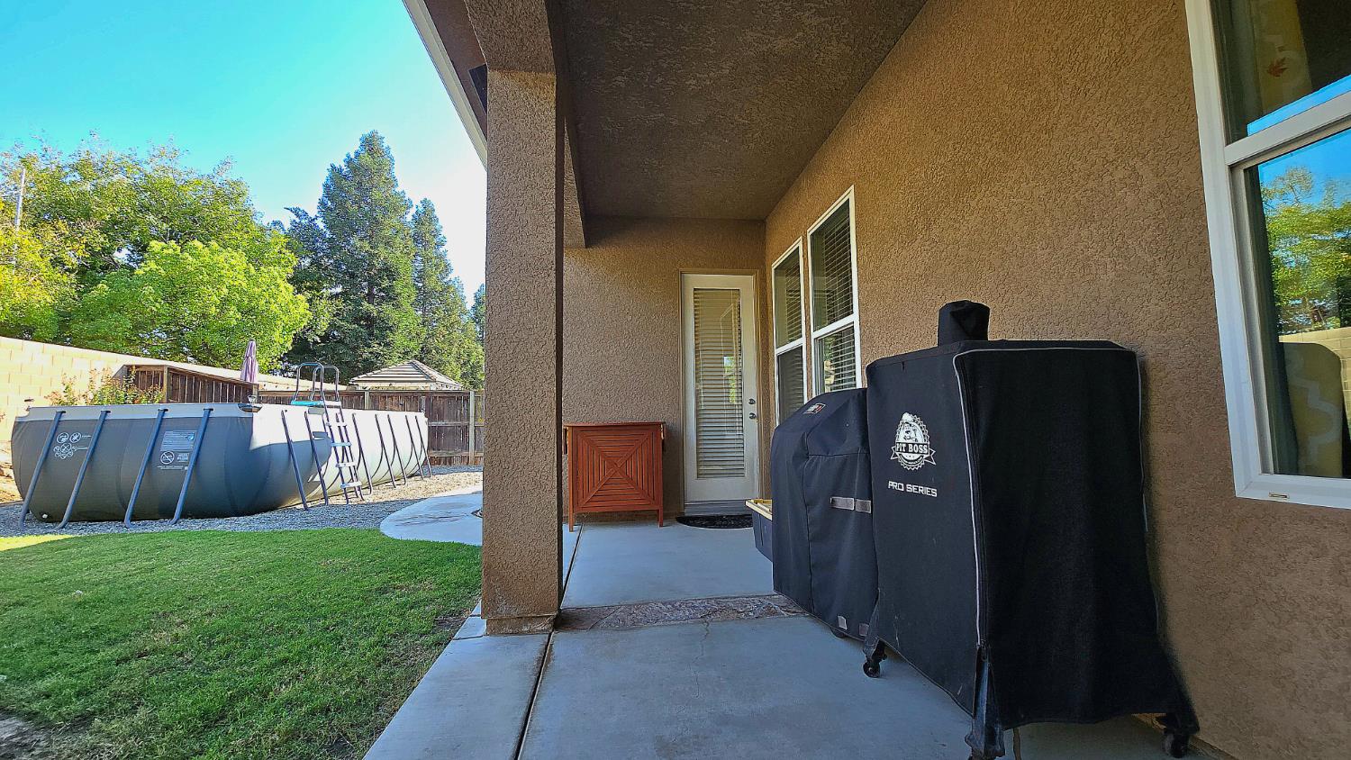 1919 Megan Ave, Clovis, CA 93611