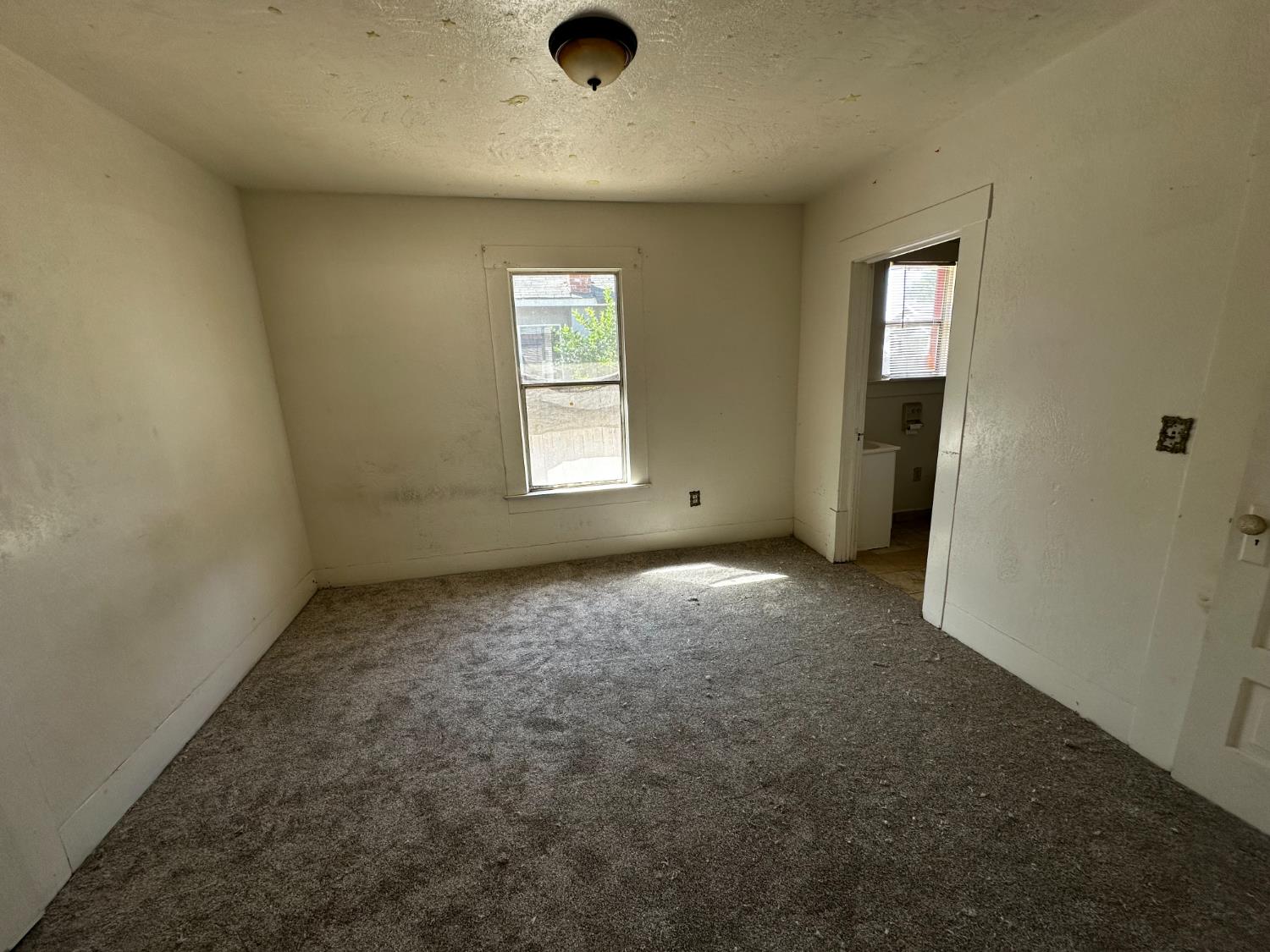 2340 E Clay Ave, Fresno, CA 93701