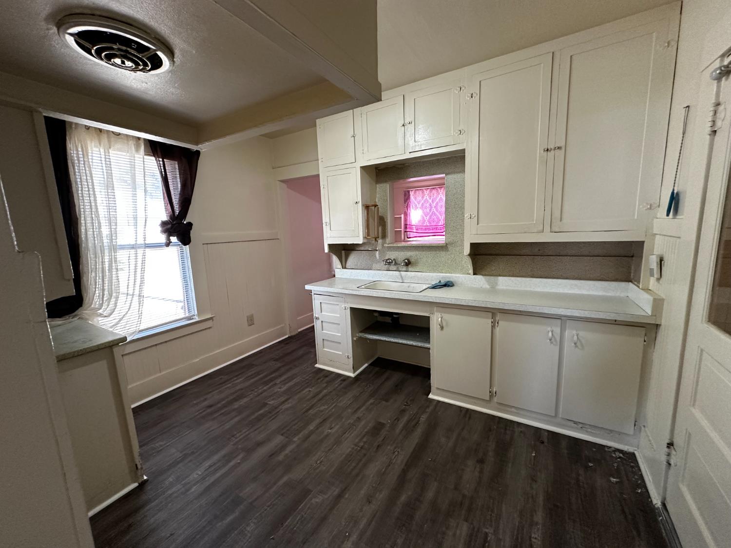 2340 E Clay Ave, Fresno, CA 93701