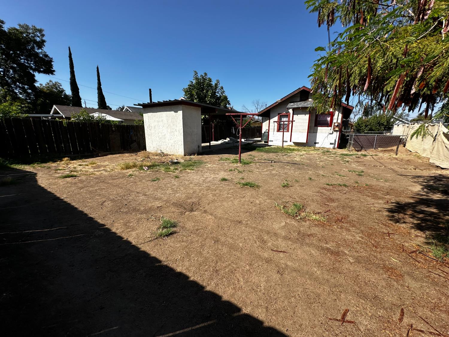 2340 E Clay Ave, Fresno, CA 93701