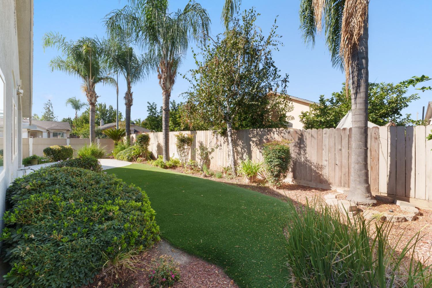 5657 N Wheeler Ave, Fresno, CA 93722