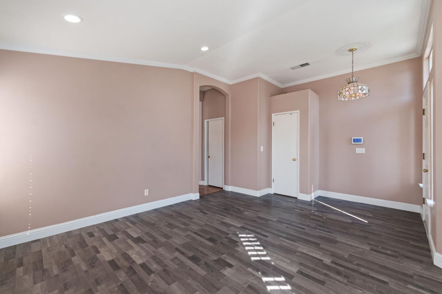 5657 N Wheeler Ave, Fresno, CA 93722