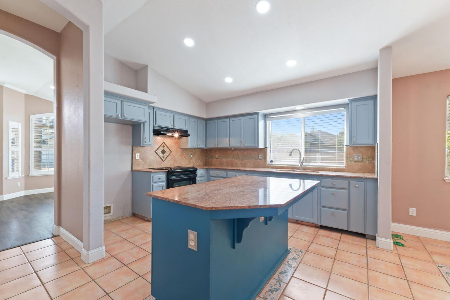 5657 N Wheeler Ave, Fresno, CA 93722