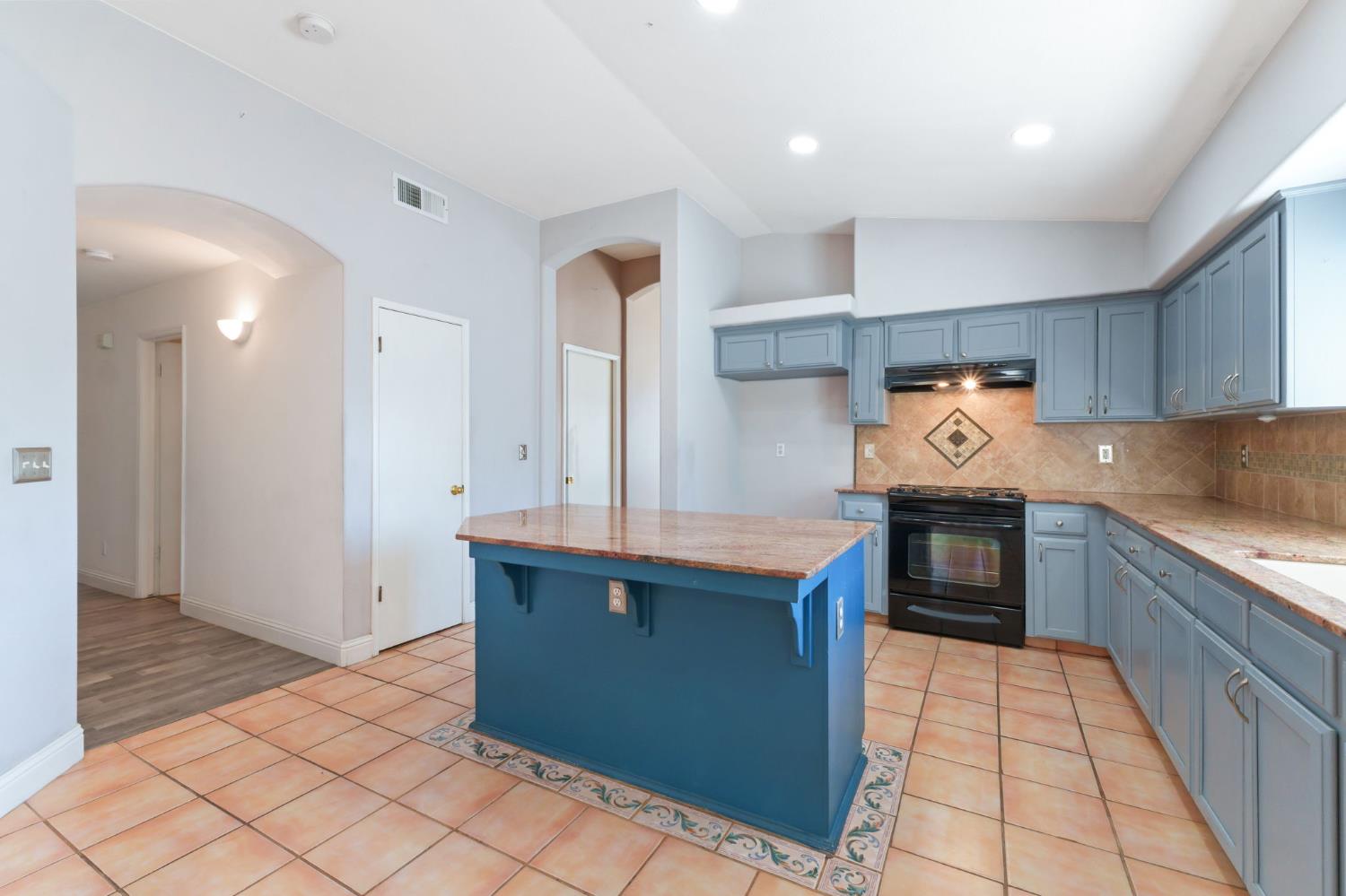 5657 N Wheeler Ave, Fresno, CA 93722