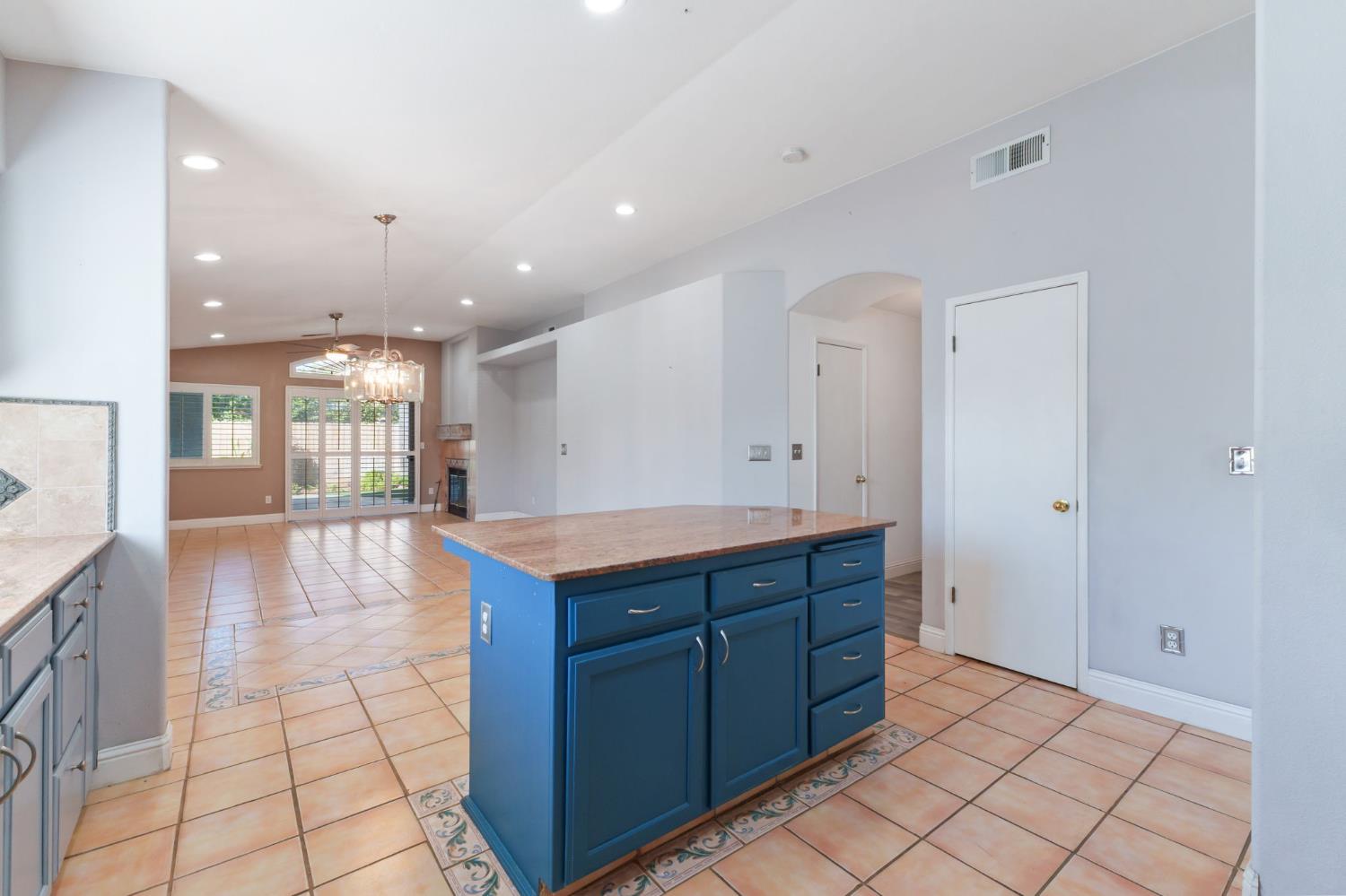 5657 N Wheeler Ave, Fresno, CA 93722