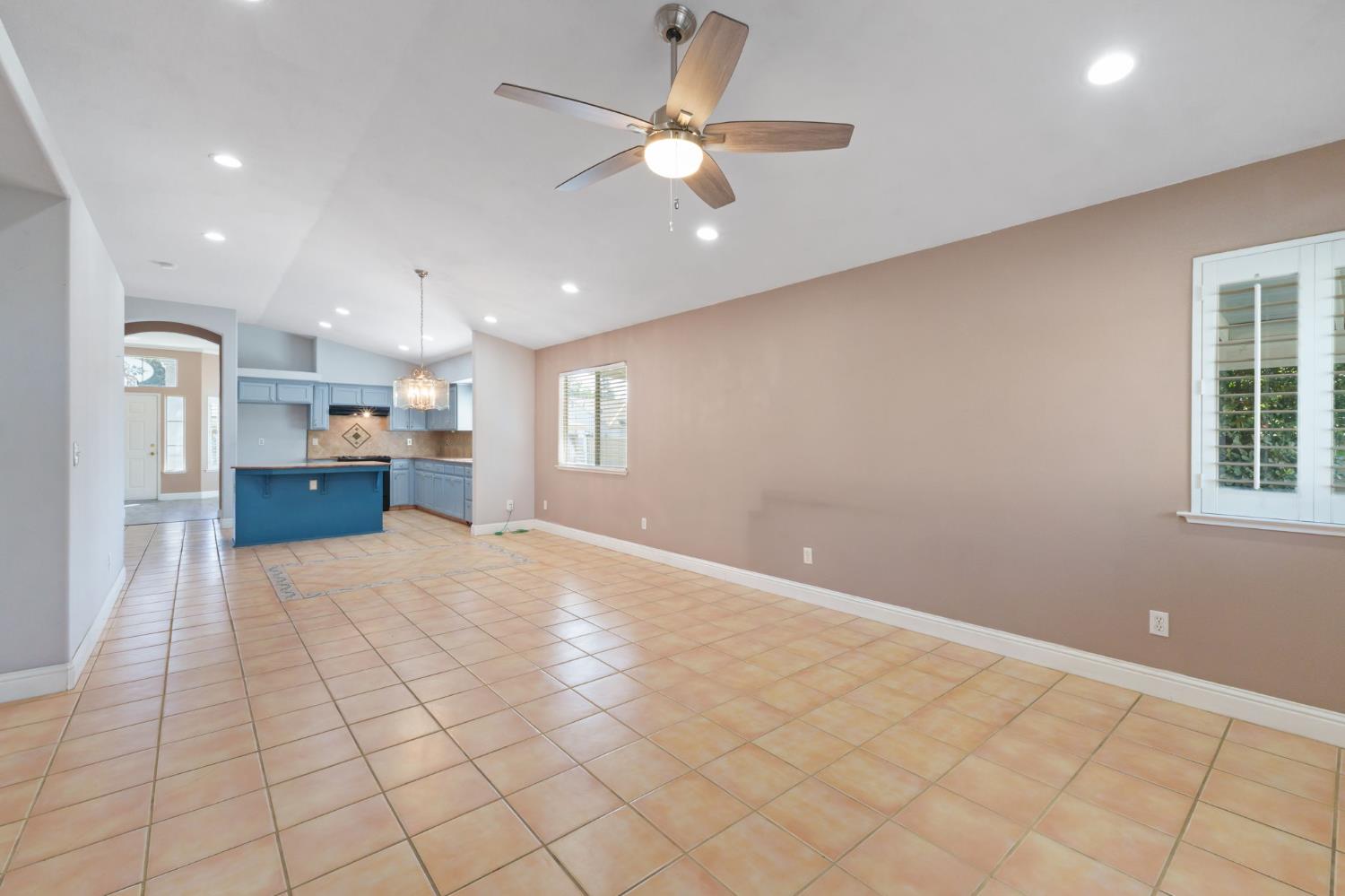 5657 N Wheeler Ave, Fresno, CA 93722