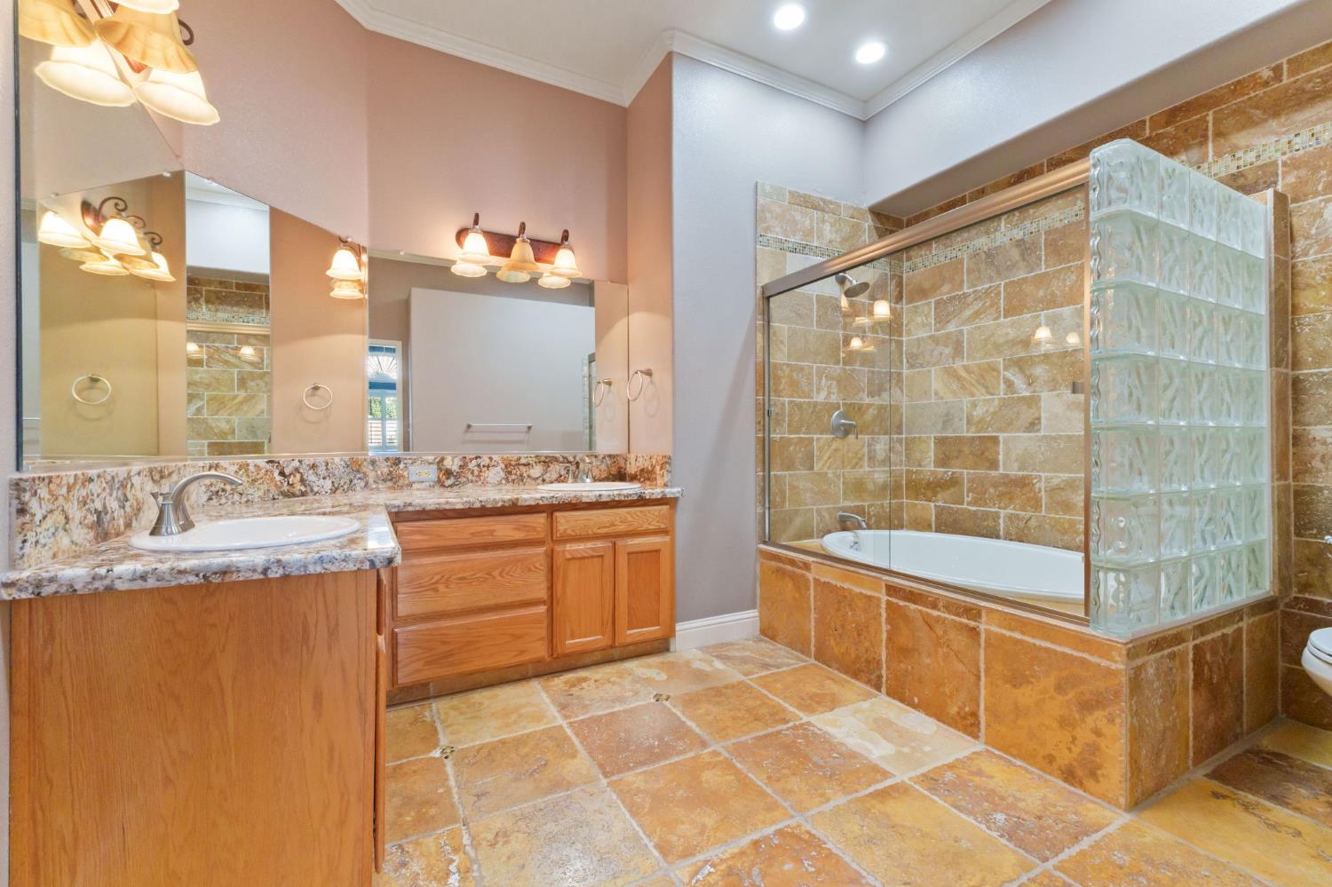 5657 N Wheeler Ave, Fresno, CA 93722