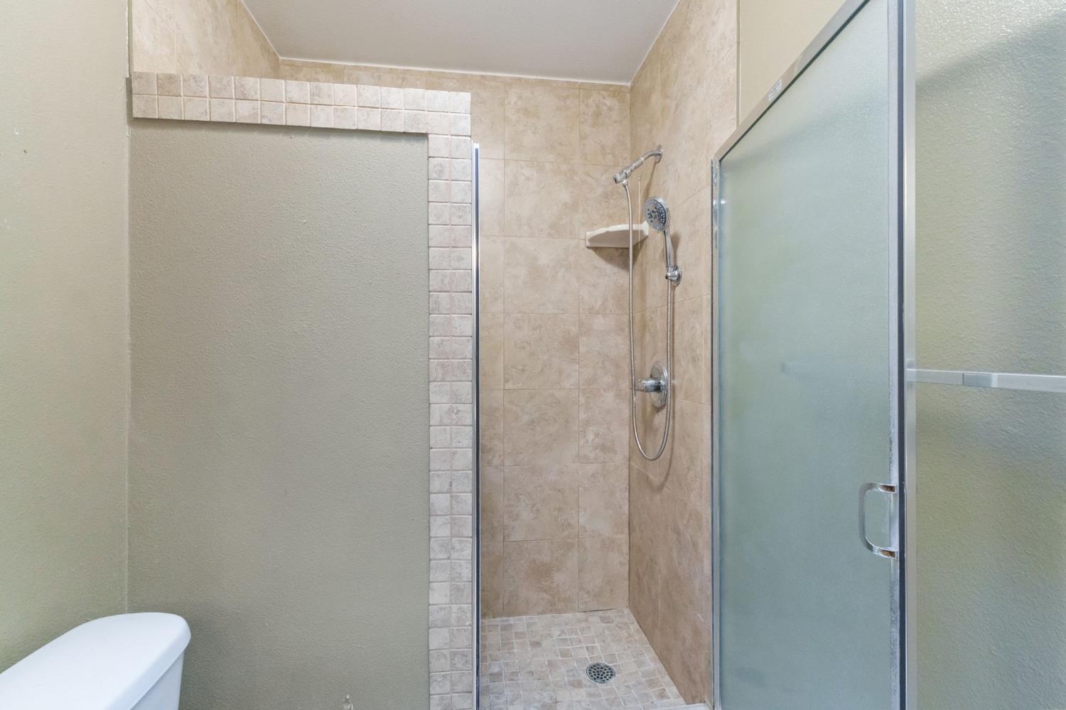 5657 N Wheeler Ave, Fresno, CA 93722