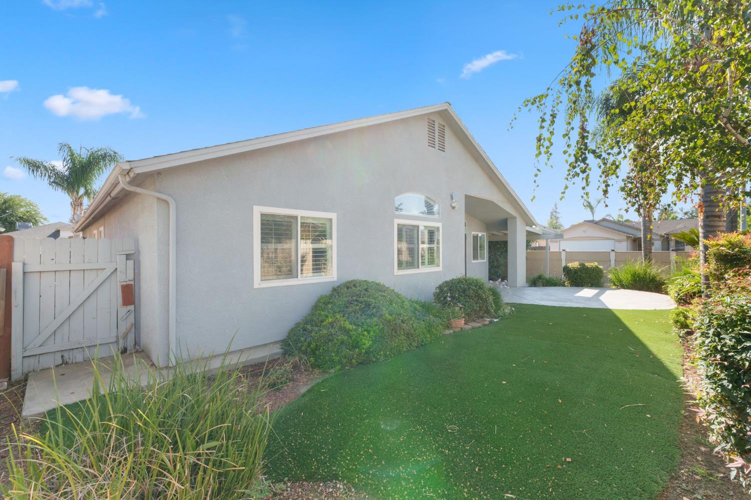 5657 N Wheeler Ave, Fresno, CA 93722