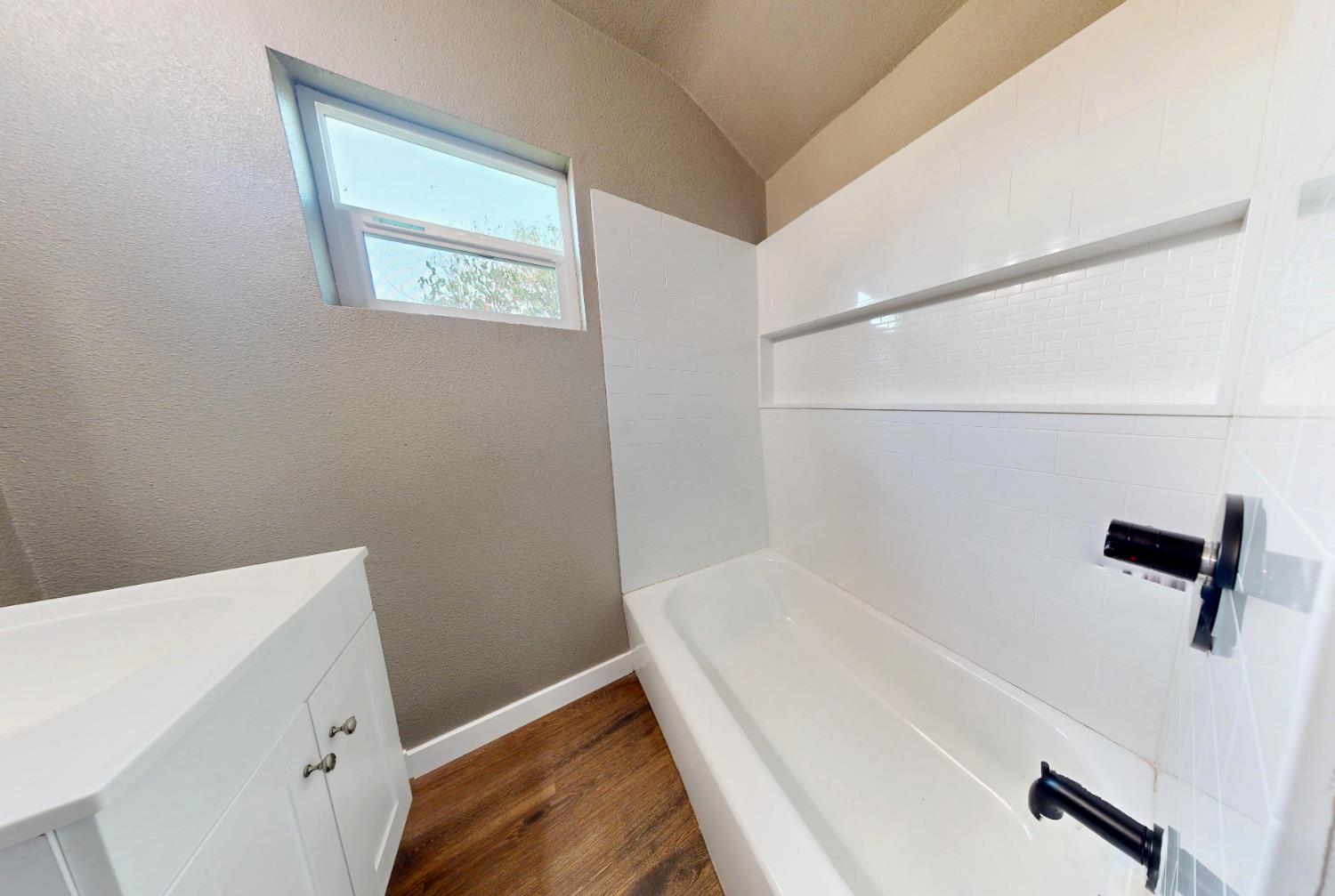 503 N D St, Madera, CA 93638