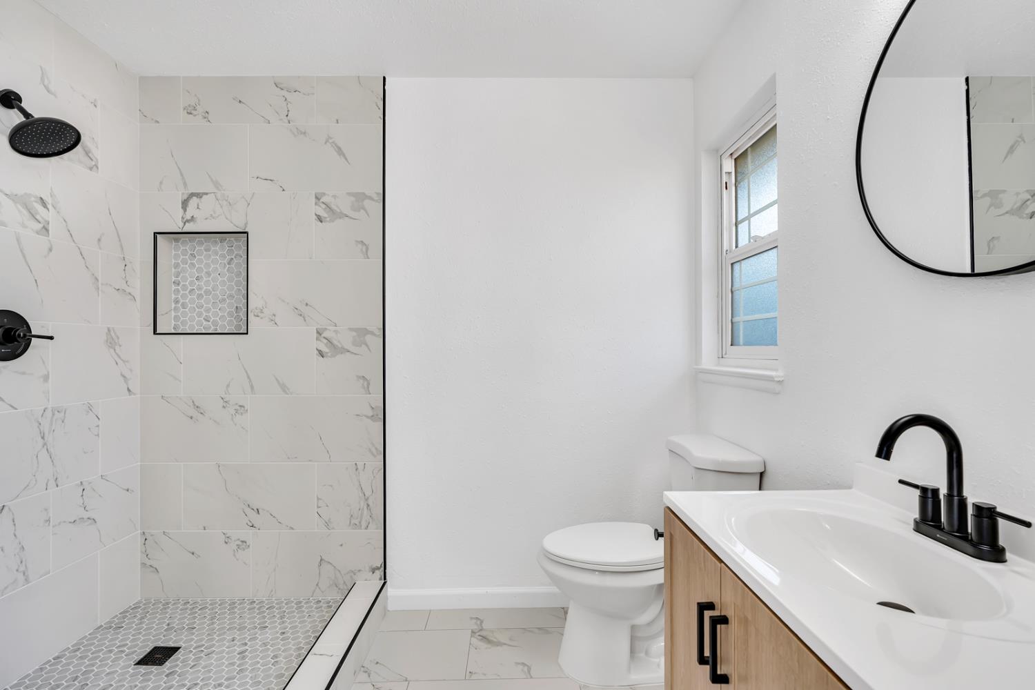 4597 E Cambridge, Fresno, CA 93703