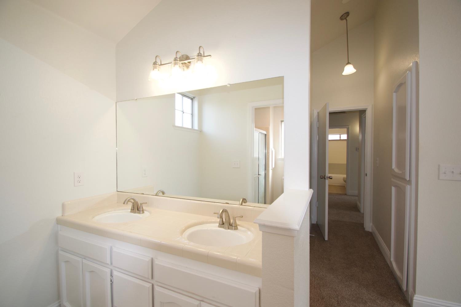 5334 N Gates Ave, Fresno, CA 93722