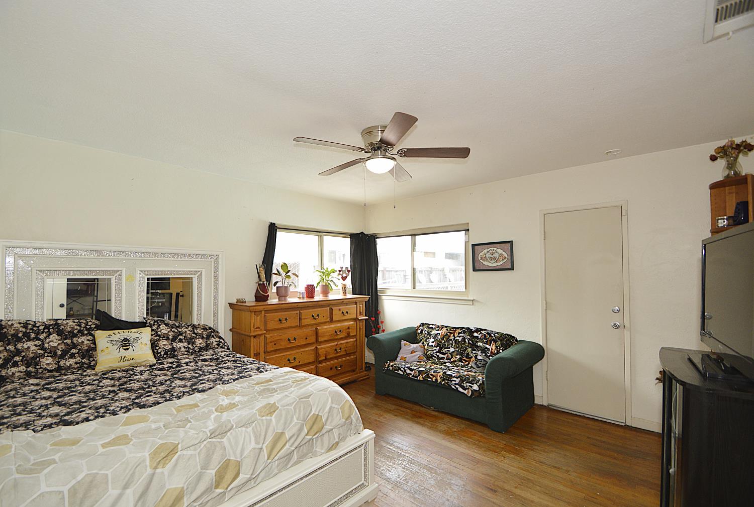 1708 W Andrews Ave, Fresno, CA 93705