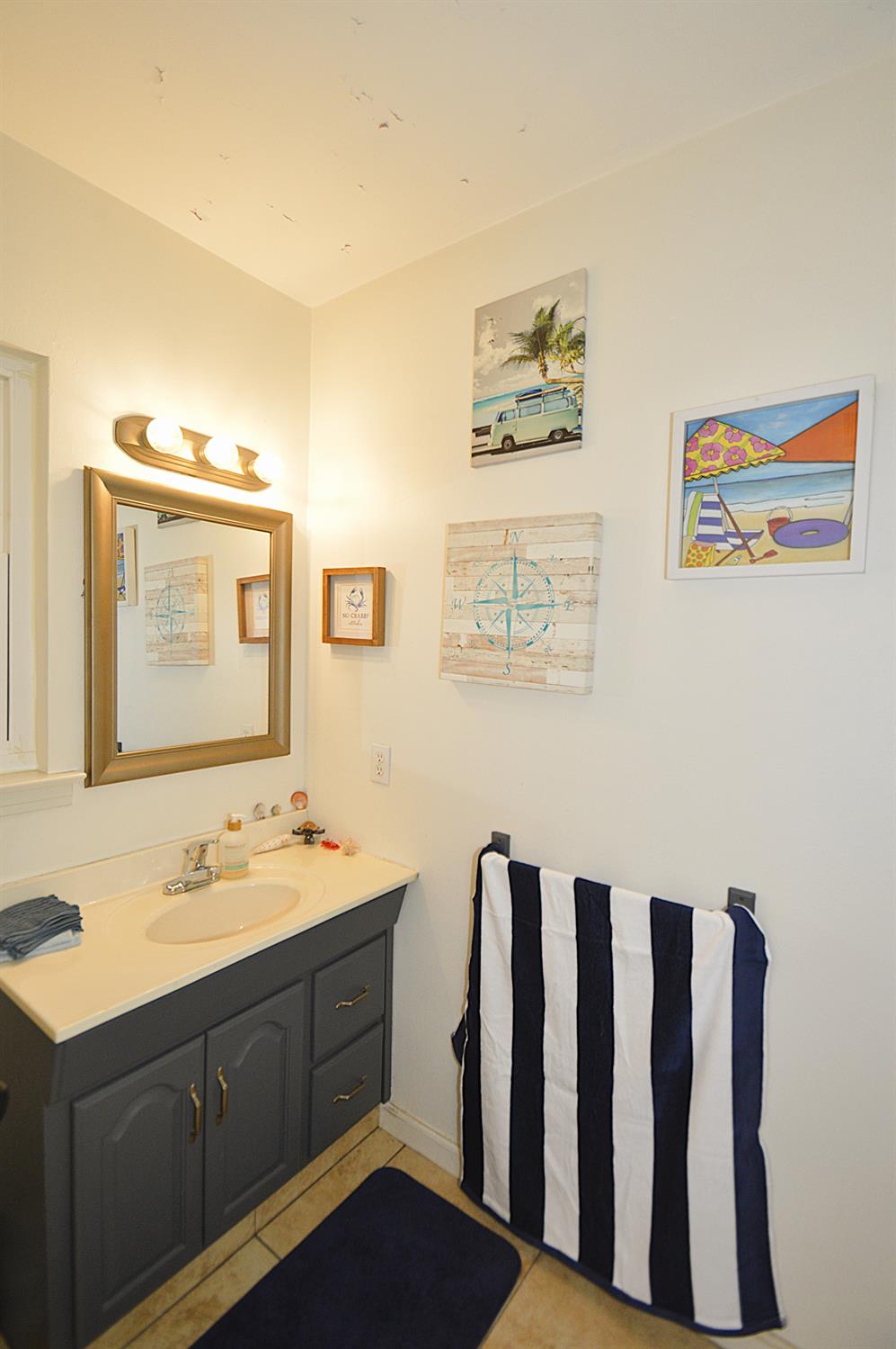 1708 W Andrews Ave, Fresno, CA 93705