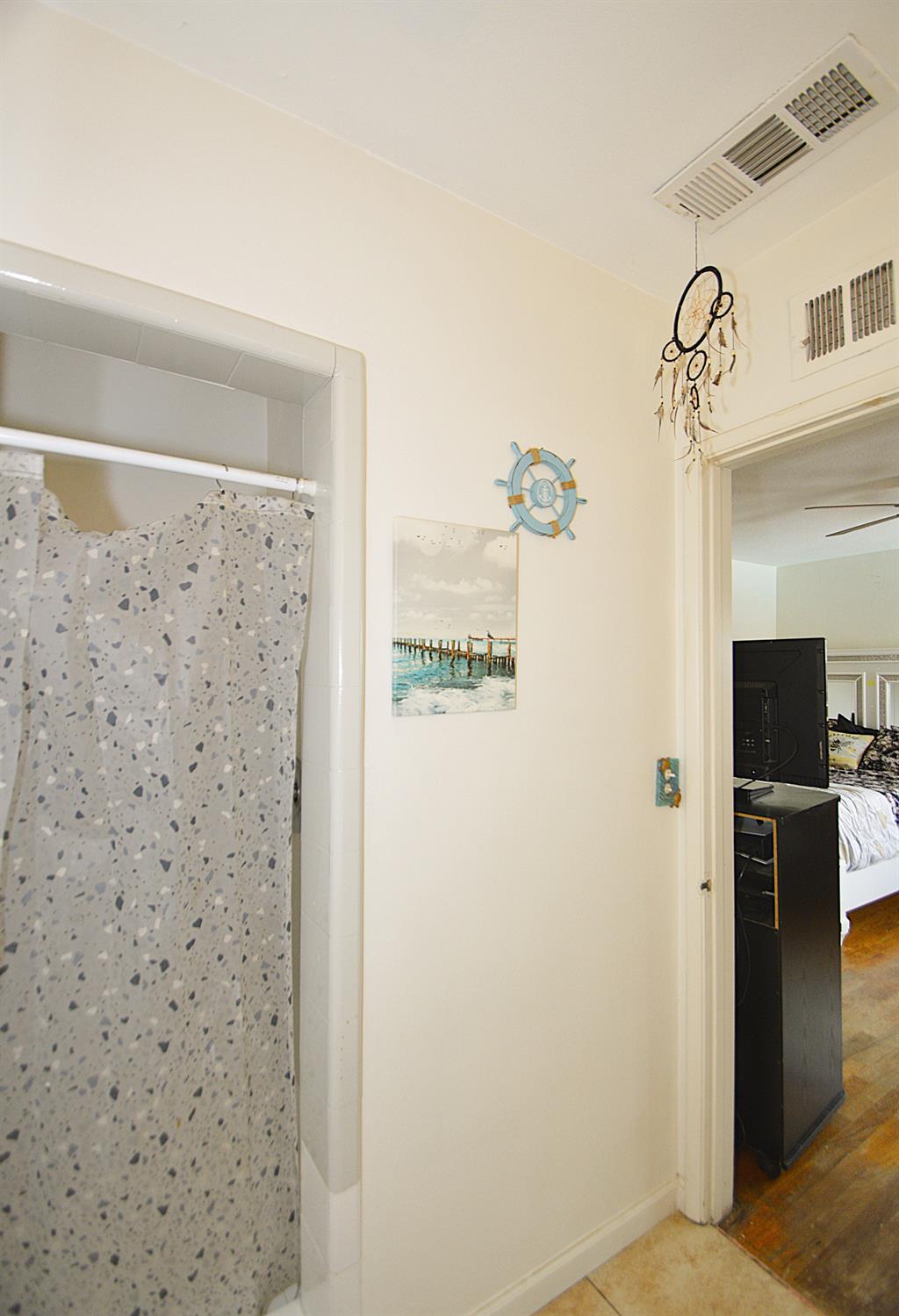 1708 W Andrews Ave, Fresno, CA 93705