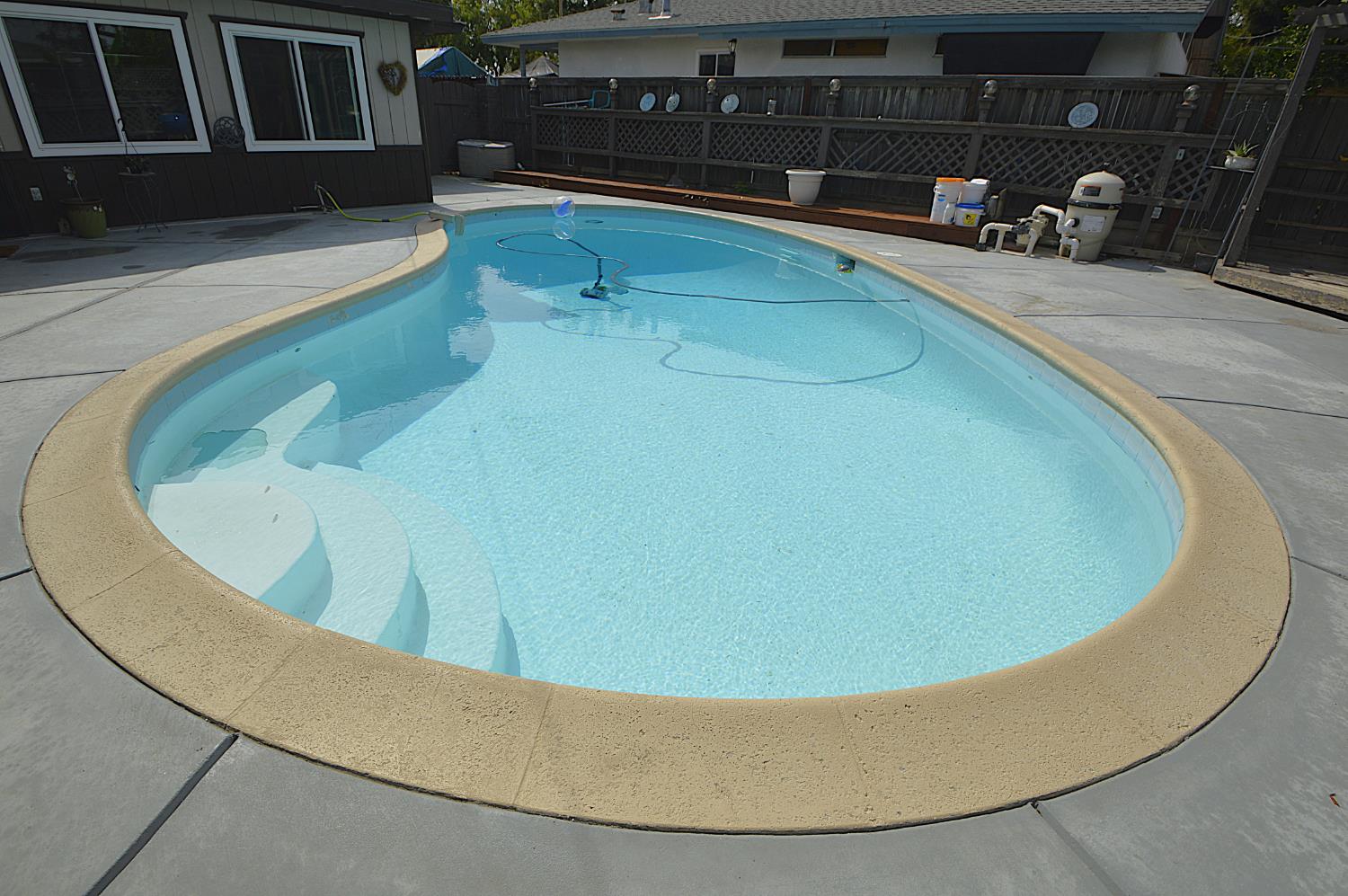 1708 W Andrews Ave, Fresno, CA 93705