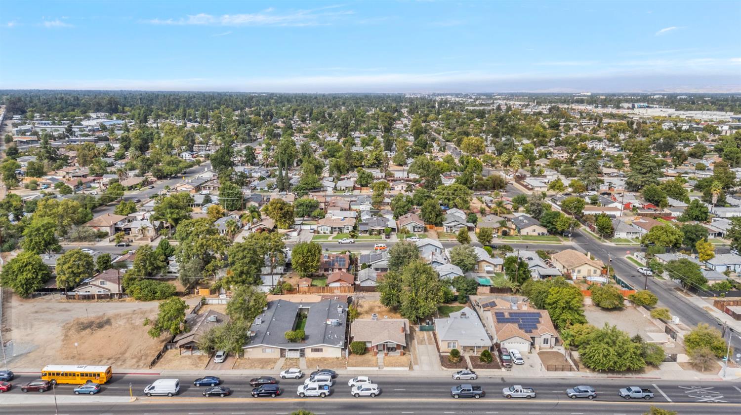 1211 E Clinton Ave, Fresno, CA 93704