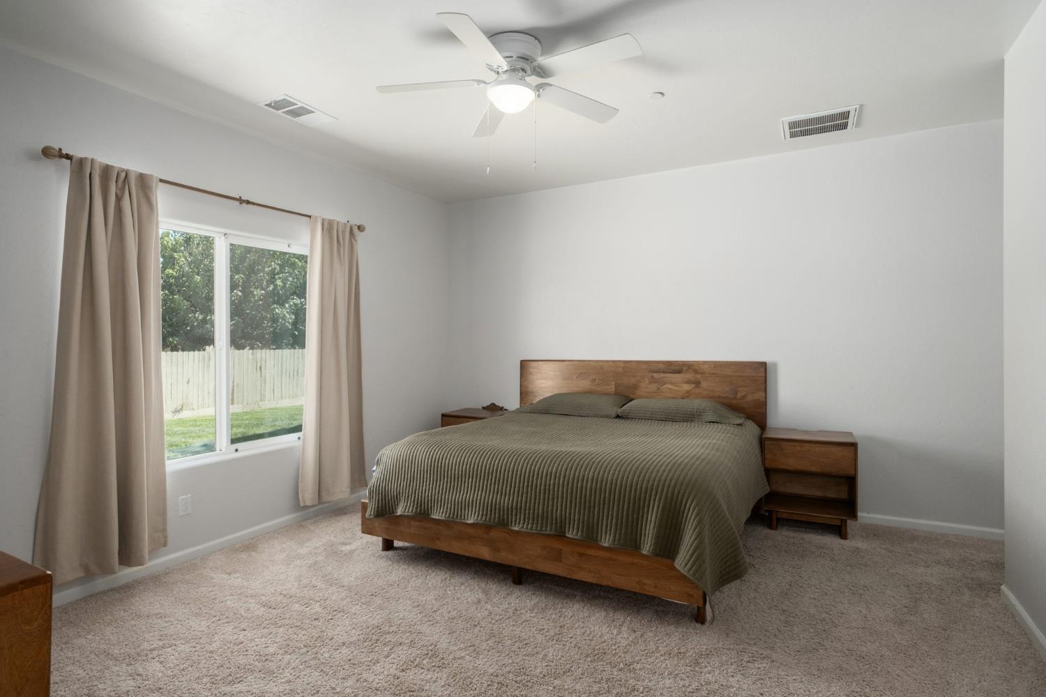 775 Kimball Ln, Hanford, CA 93230