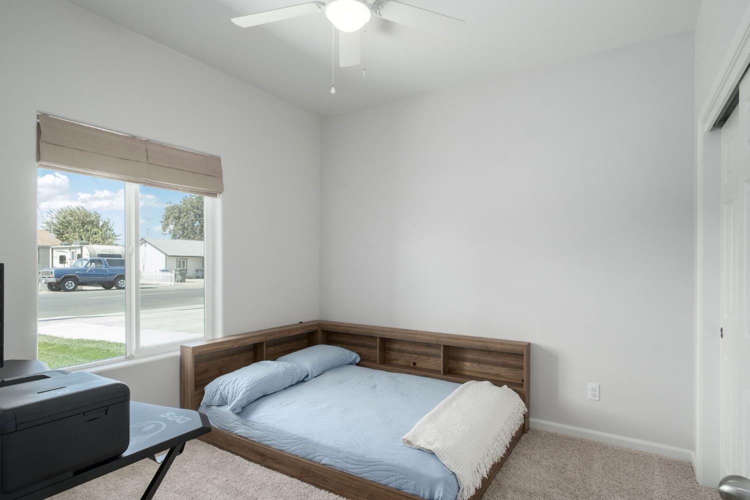 775 Kimball Ln, Hanford, CA 93230