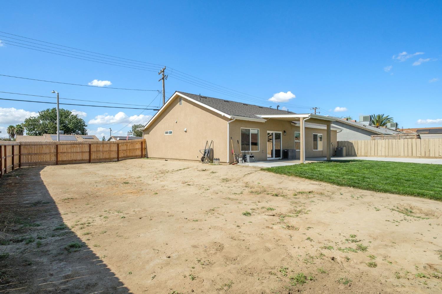 775 Kimball Ln, Hanford, CA 93230