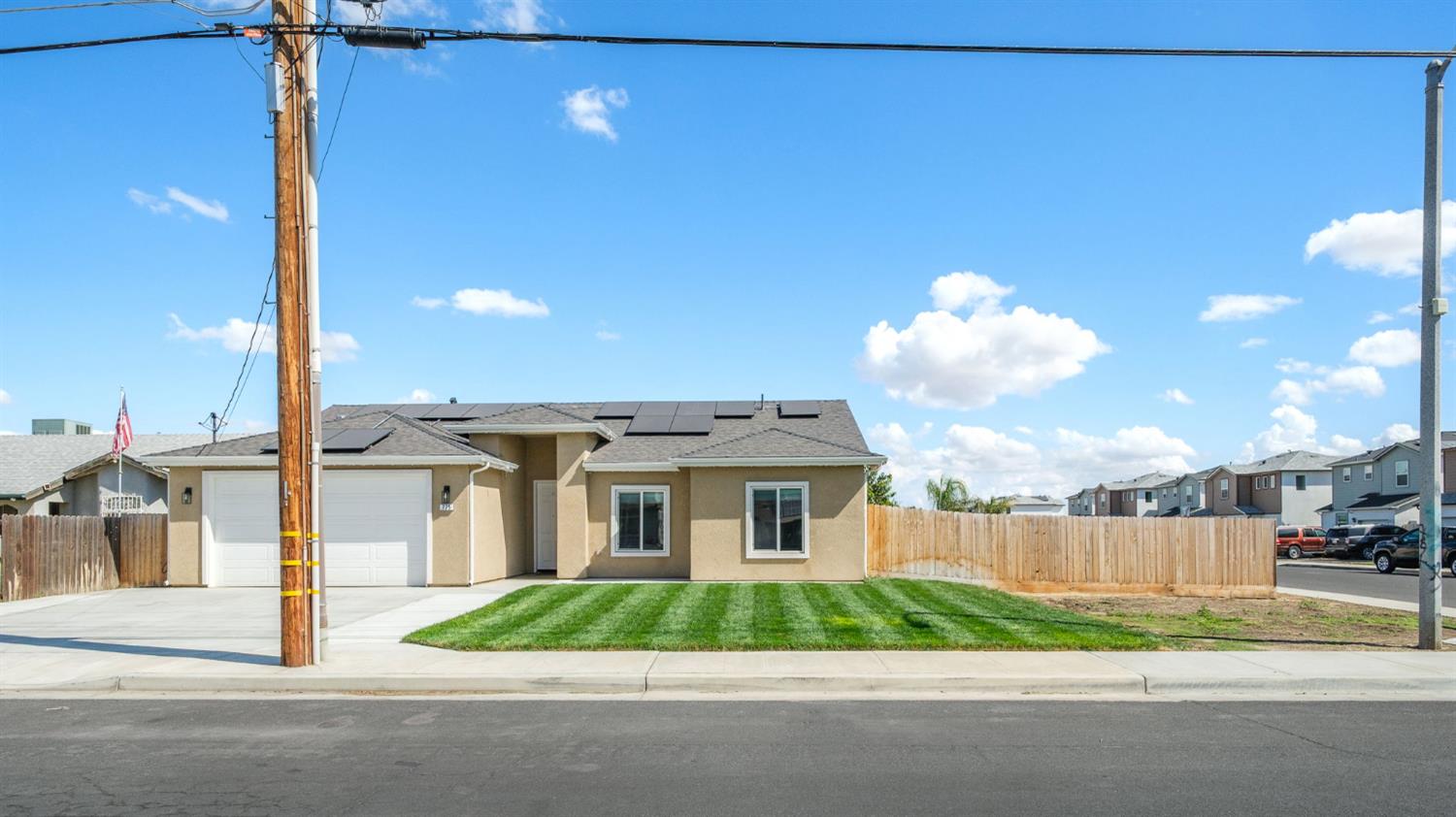 775 Kimball Ln, Hanford, CA 93230