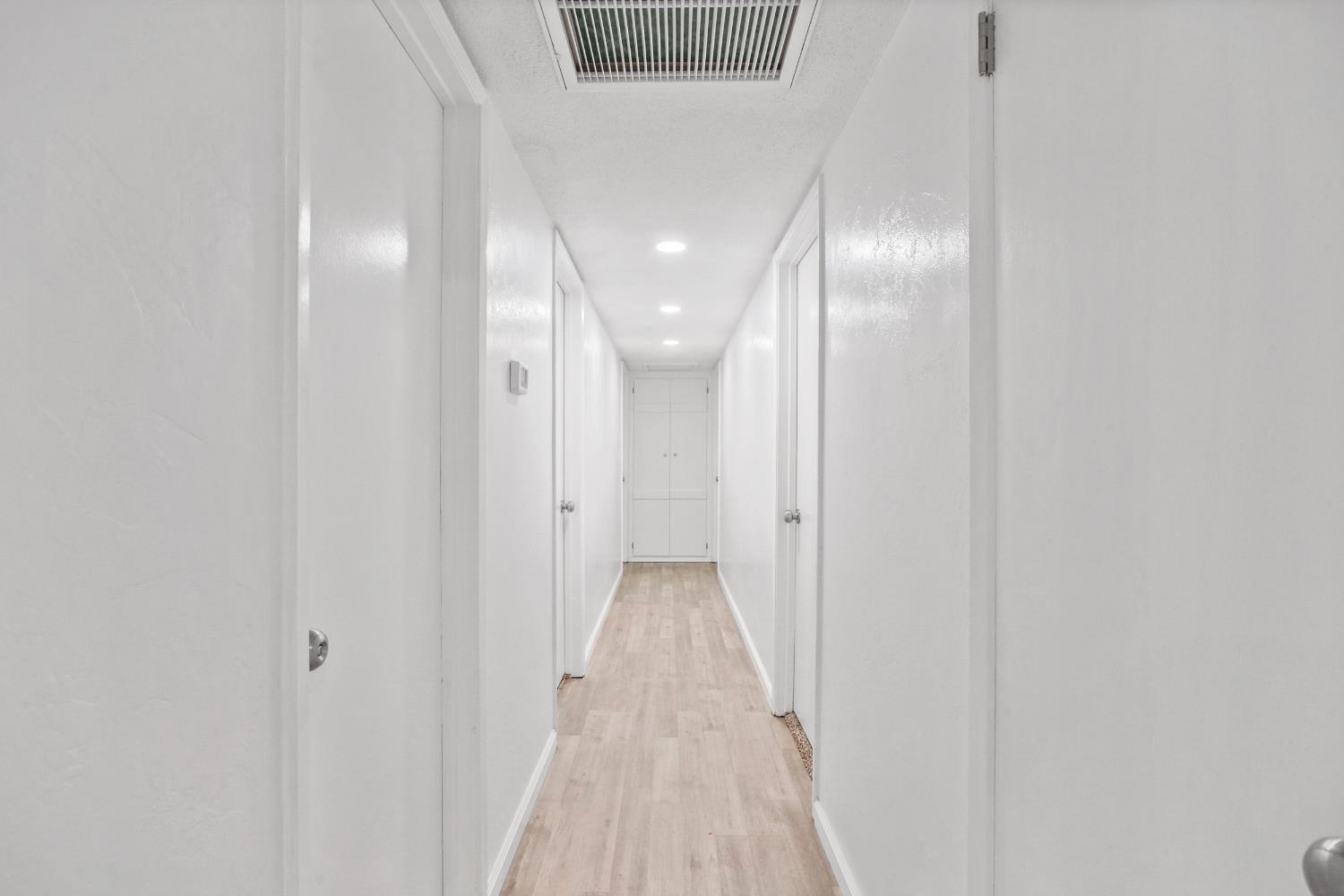 1025 Linda Ln, Lemoore, CA 93245