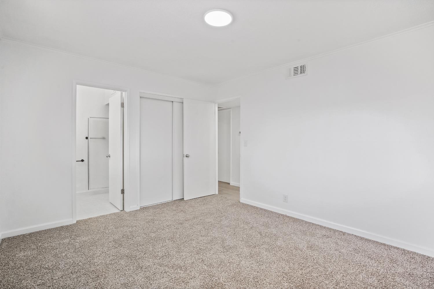 1025 Linda Ln, Lemoore, CA 93245