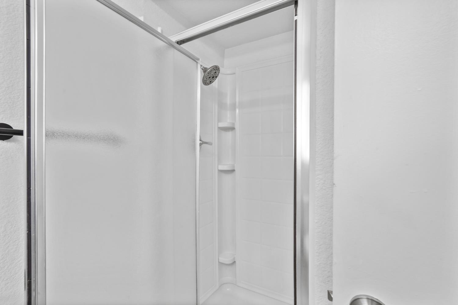 1025 Linda Ln, Lemoore, CA 93245