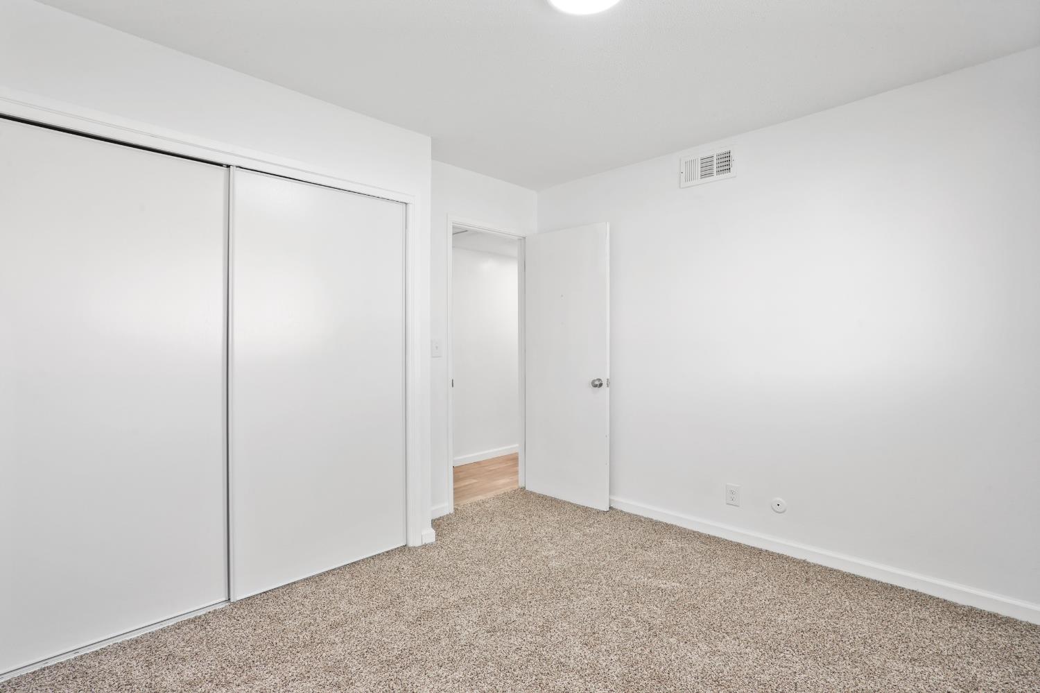 1025 Linda Ln, Lemoore, CA 93245