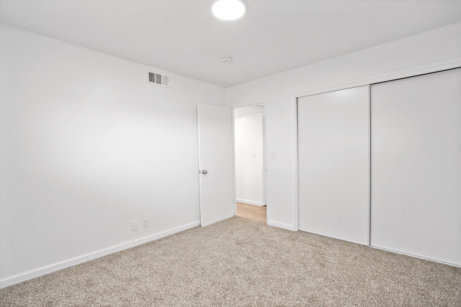 1025 Linda Ln, Lemoore, CA 93245