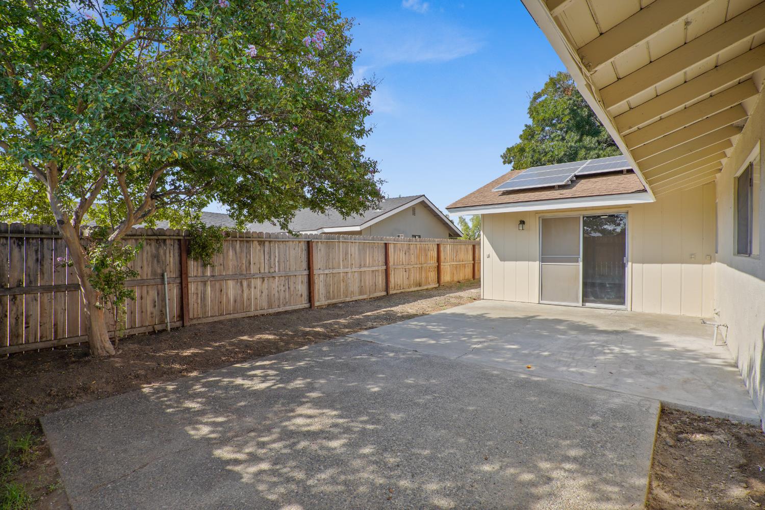 1025 Linda Ln, Lemoore, CA 93245